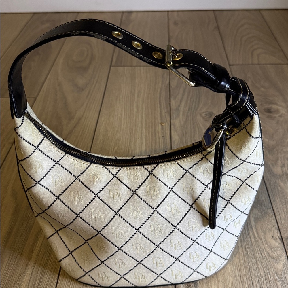 Dooney&bourke Purse